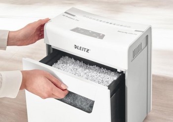 Destructora Leitz IQ Protect 3 P5, blanco/plata 80930000