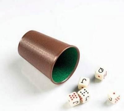 Accesorios Fournier cubo+dados Poker  29451 130012244