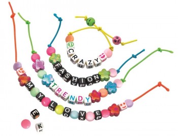 Crea tus pulseras alfabeticas 18634 Clementoni